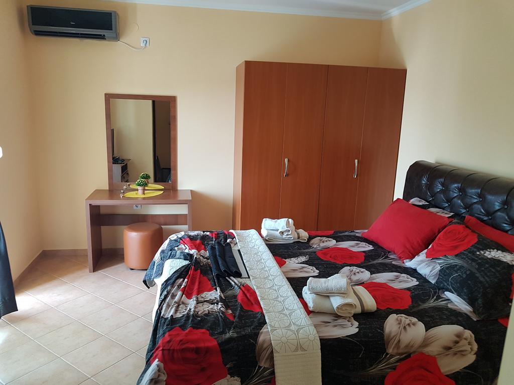 Kopernikus Apartments Улцинь Экстерьер фото