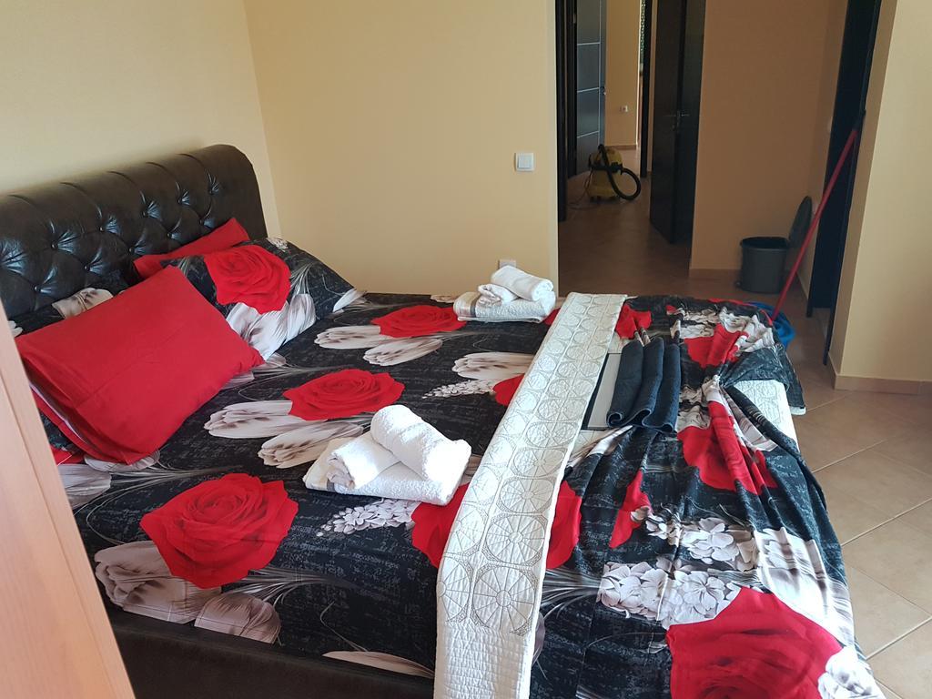 Kopernikus Apartments Улцинь Экстерьер фото